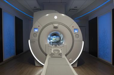 Какие задачи решают сверхвысокопольные томографы