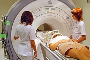 МРТ головного мозга и шейного отдела позвоночника - этапы процедуры
